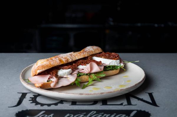 Sandwich  cu Mortadela